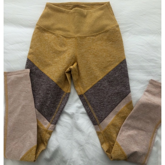 ALO yoga alosoft lavish leggings - Picture 5 of 8